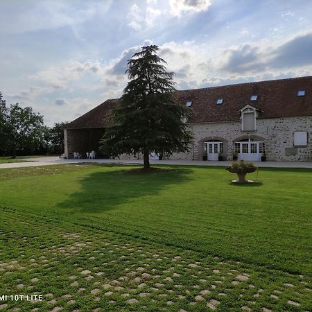Domaine De La Ferme De Mont Bed and Breakfast Mormant Exteriör bild